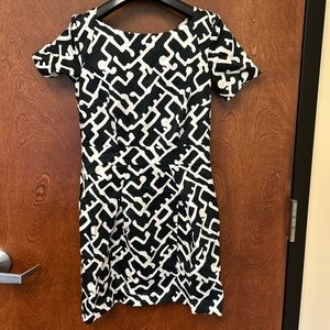 French Connection Black and White Dress w Pockets